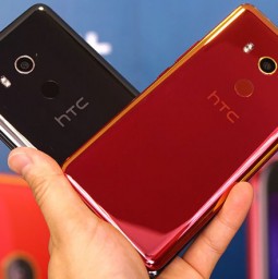 HTC U11 EYEs ra mắt với camera selfie kép, mở khóa khuôn mặt