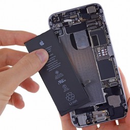 Apple thuê “hàng hot” từ LG và Samsung phát triển pin riêng
