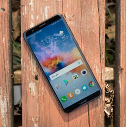 Honor 7X được lên đời mở khóa khuôn mặt, ống kính AR