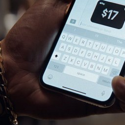 Apple tung video quảng cáo gửi tiền qua Apple Pay