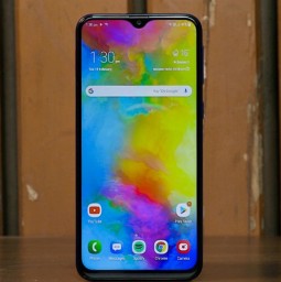 Galaxy M20 pin "khủng" lập kỷ lục bán ra ngay ngày đầu tiên