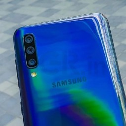 Galaxy A60 với 3 camera sau, máy quét vân tay dưới màn hình