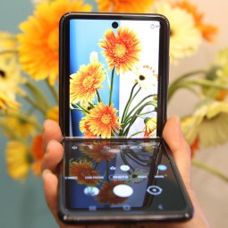 Galaxy Z Flip được đánh giá cao ở thiết kế cổ điển