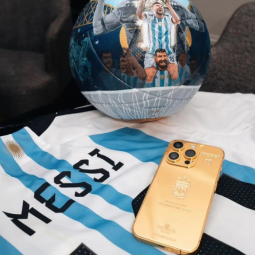 Lionel Messi đã tặng 35 chiếc iPhone mạ vàng 24 cara cho tuyển Argentina