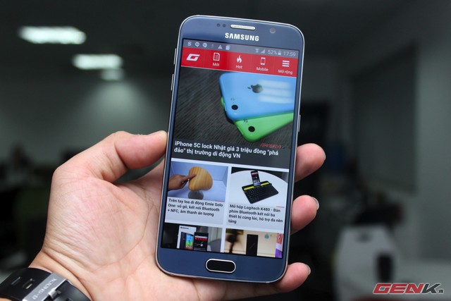 hoc_theo_apple_samsung_an_lai_lon_hon_voi_bo_doi_s6s6_edge