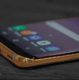 Samsung Galaxy S8 mạ vàng giá 68 triệu đồng