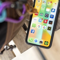 iPhone ra mắt màn hình cong, điều khiển không cần chạm màn hình