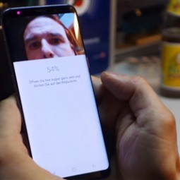 Bảo mật mống mắt trên Galaxy S8 bị "qua mặt" dễ dàng