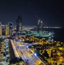 OnePlus 7 Pro với khả năng zoom 3x và chụp đêm