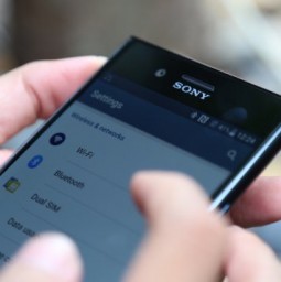 Sony công bố giá bán Xperia XZ Premium