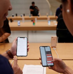 iPhone OLED có thể được phát hành trước iPhone LCD