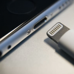 Những cách sửa lỗi khi không thể sạc pin cho iPhone