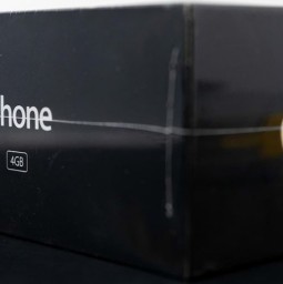 Mẫu iPhone siêu hiếm sắp được bán lên đến 100.000 USD