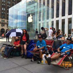 Fans ‘Táo Khuyết’ đã bắt đầu xếp hàng chờ cho đến ngày iPhone 6 trình làng