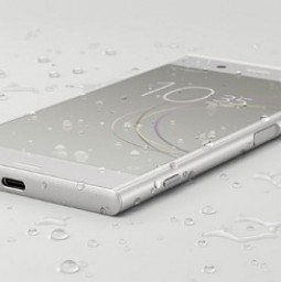 Sony khuyến cáo không nên đặt Xperia XZ1 và Xperia XZ1 Compact dưới nước