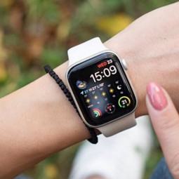 Apple Watch xưng "vương", đạt cột mốc 100 triệu thiết bị