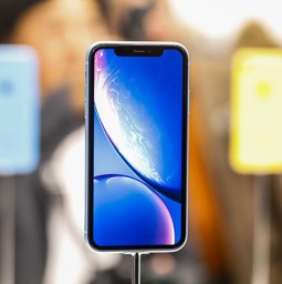 iPhone XR vẫn chưa thể thu hút khách bằng iPhone XS