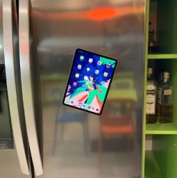 iPad Pro 2018 có thể dính vào mọi thứ