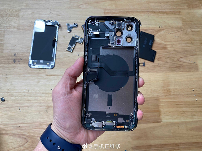 iPhone_12_Pro_Max_4